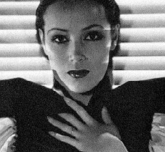 Dolores del Rio who stars in Wonder Bar